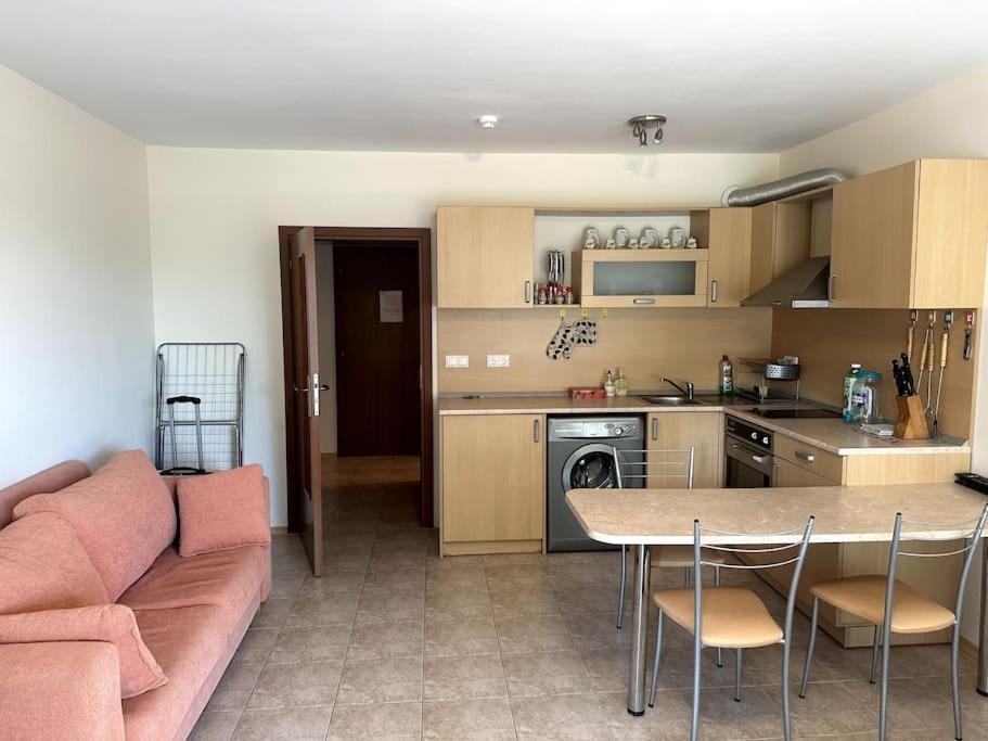 Spacious Fully Furnished Studio In Kavarna Apart Hotel מראה חיצוני תמונה