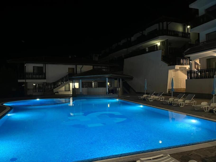 Spacious Fully Furnished Studio In Kavarna Apart Hotel מראה חיצוני תמונה