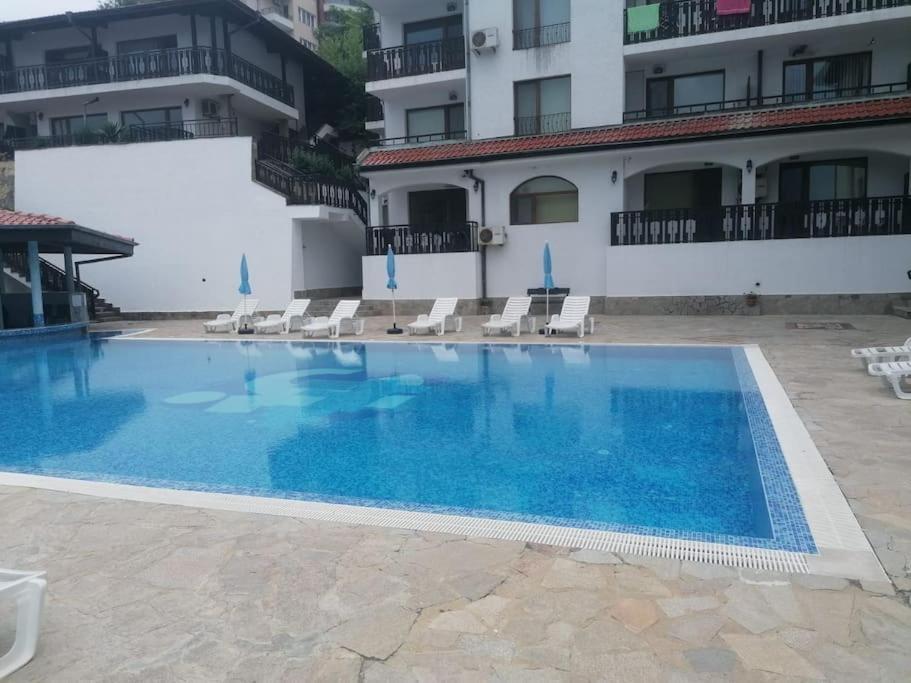 Spacious Fully Furnished Studio In Kavarna Apart Hotel מראה חיצוני תמונה